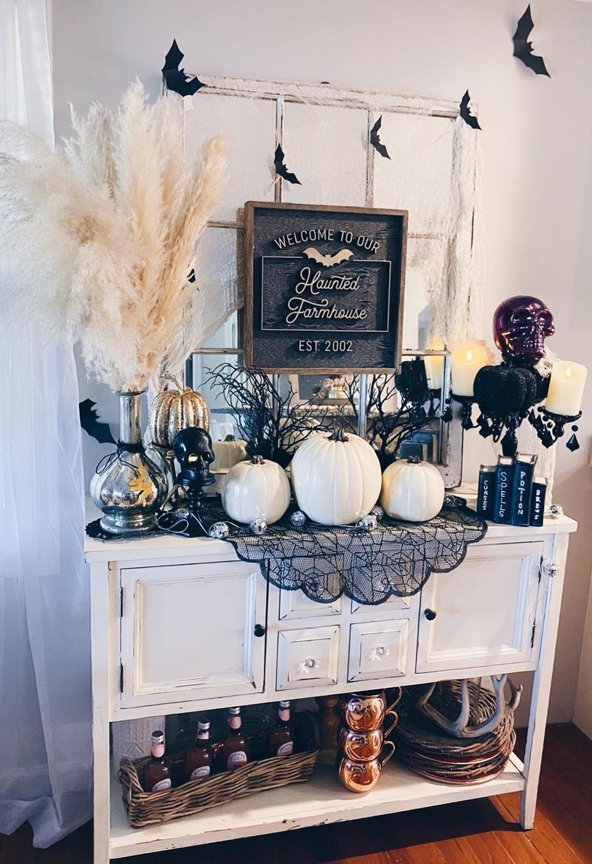 Farmhouse Halloween Decor via theglamfarmhouse