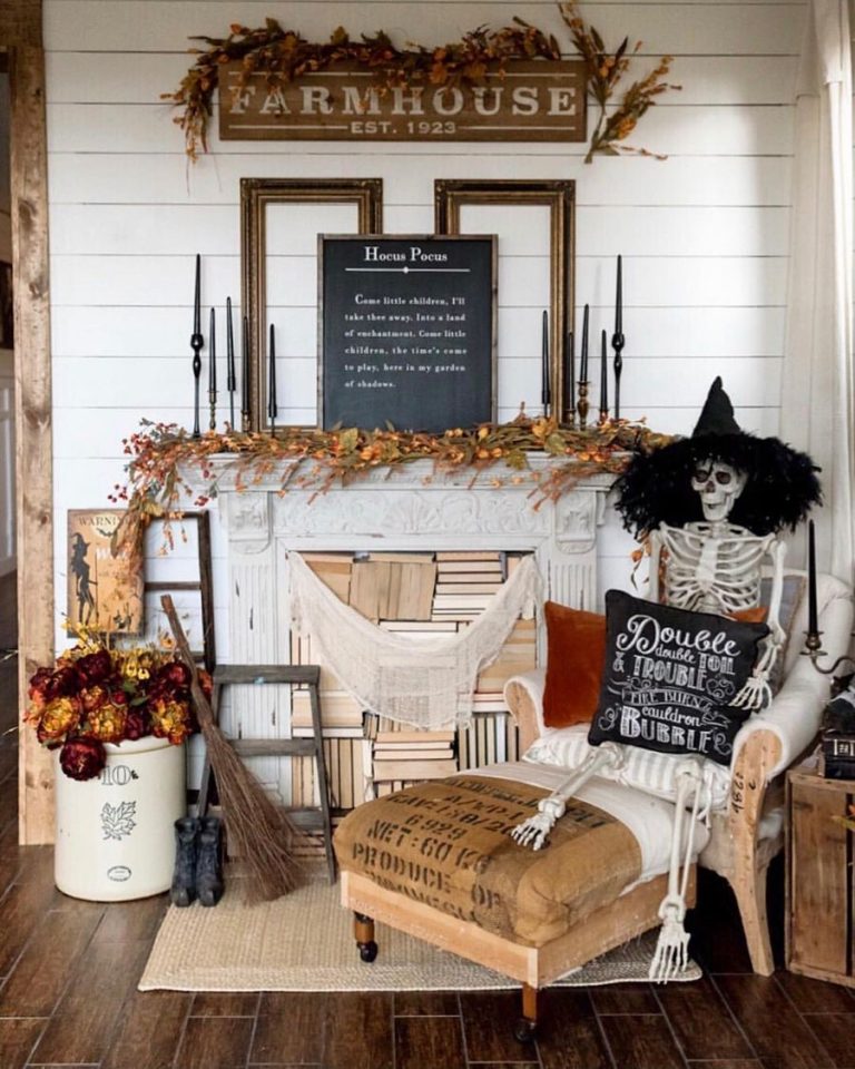 23 Farmhouse Halloween Decor Ideas