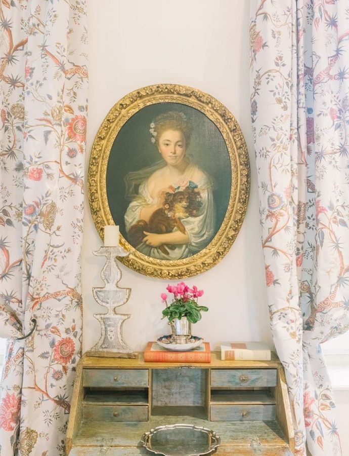 11 French Country Vignettes for Decor Inspiration