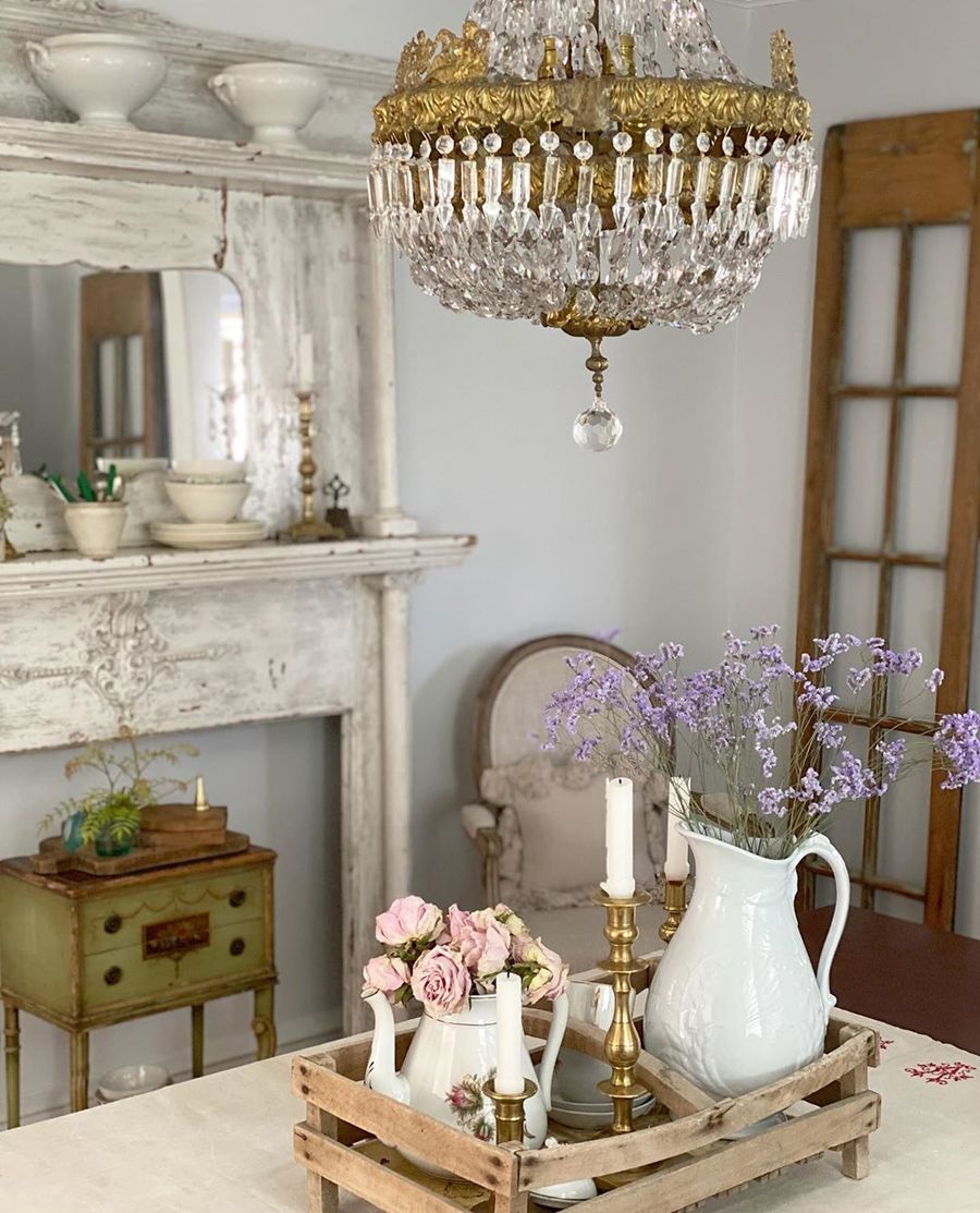 French Country Vignette via @rarecorners