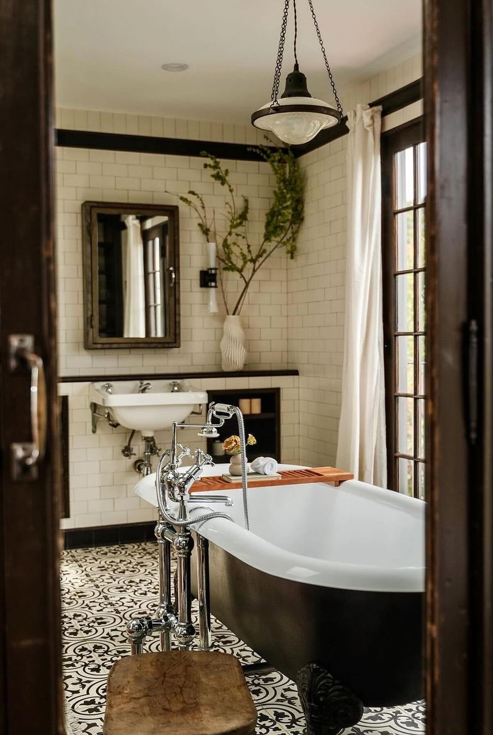 Traditional bathroom design subway tile and vintage clawfoot tub @thejoseprats