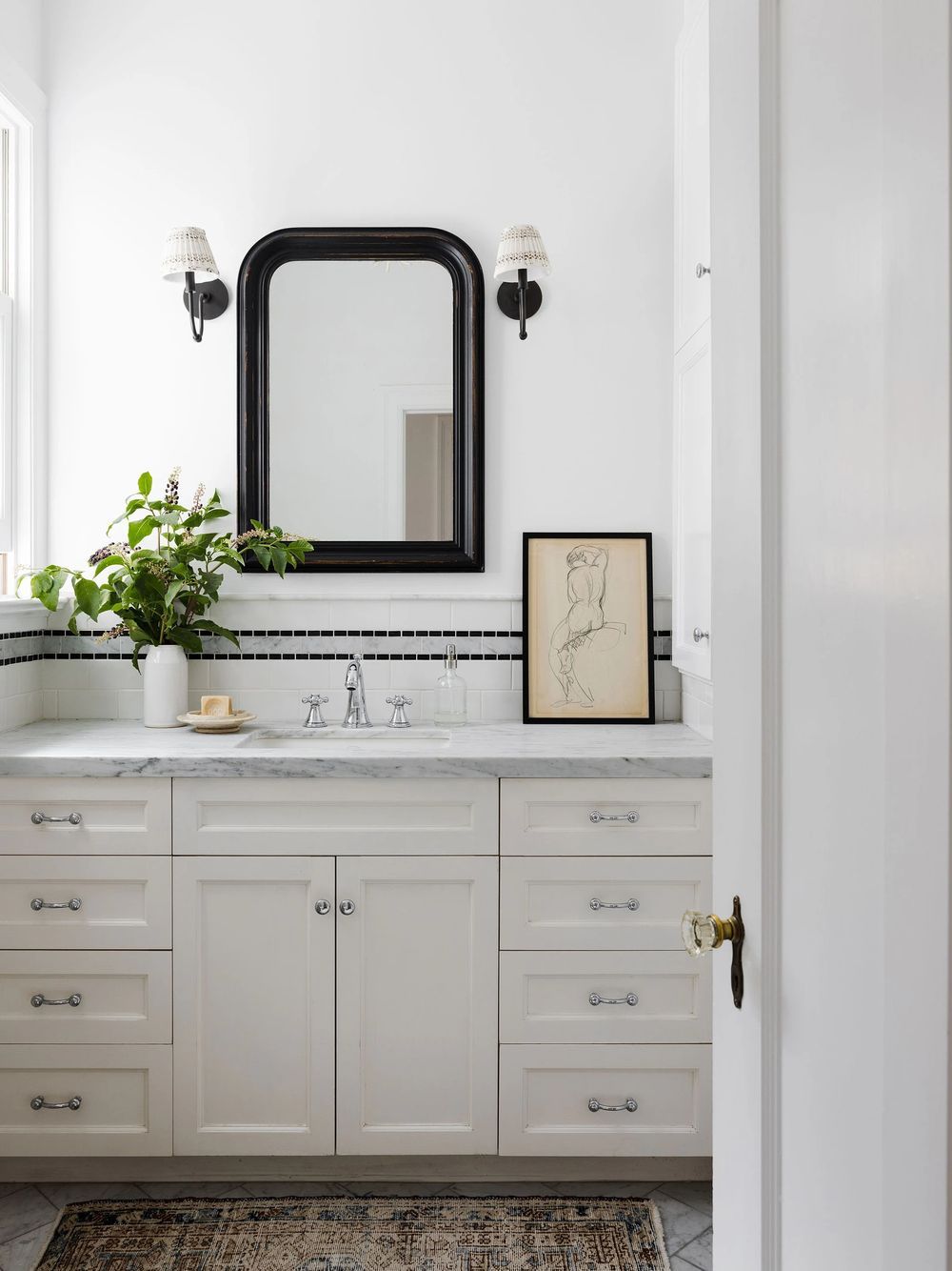 Traditional bathroom ideas black and cream colors CaitlinFlemming