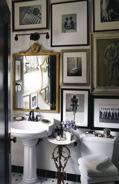 27 Vintage Bathroom Design Ideas to Transport You to a Bygone Era