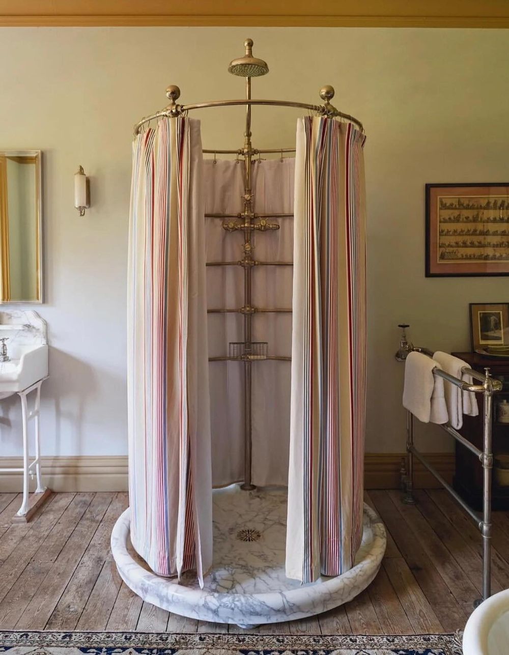 Vintage bathroom ideas circular shower marble base lucyalicehome