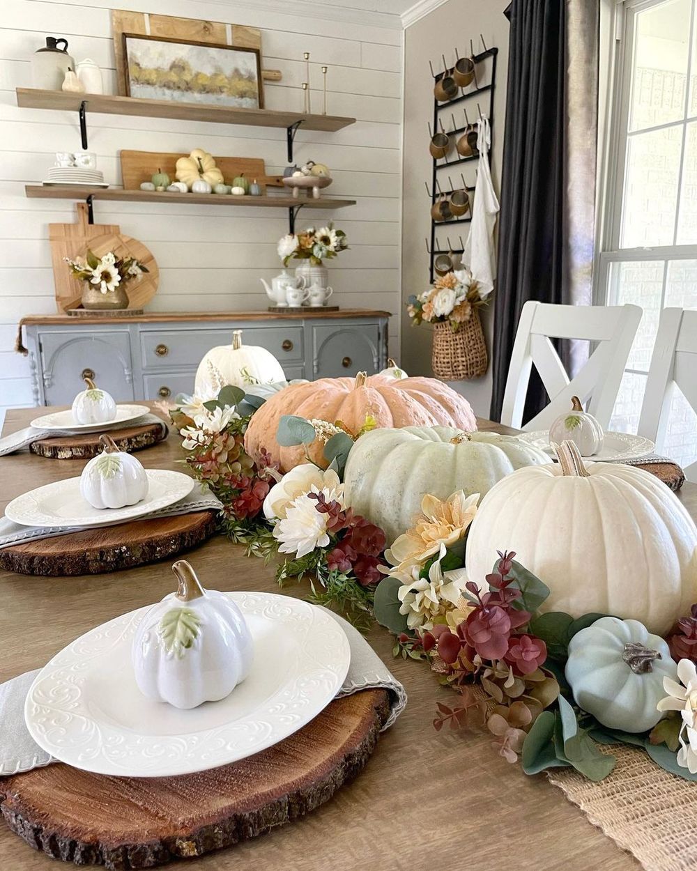 Farmhouse Thanksgiving Decor southern_styleandhome