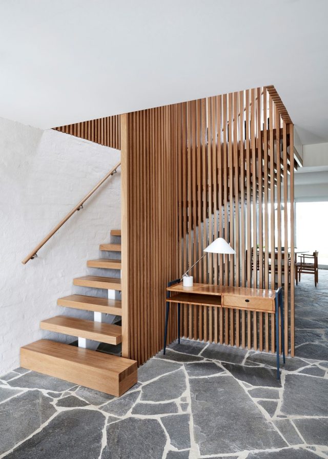 9 Best Staircase Landing Ideas for this Tricky Space