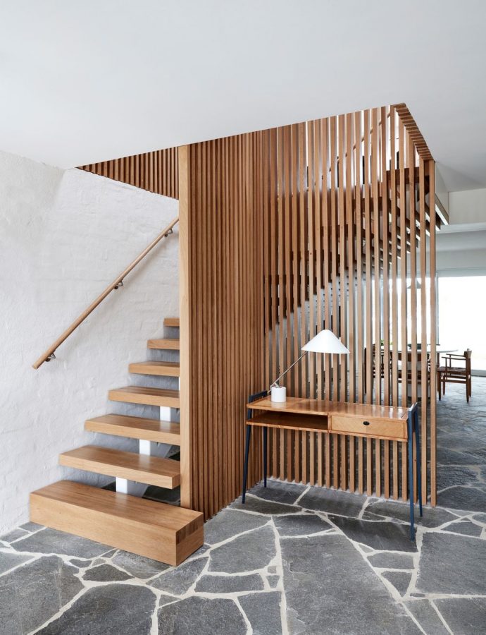 7 Gorgeous Mid-Century Modern Staircases