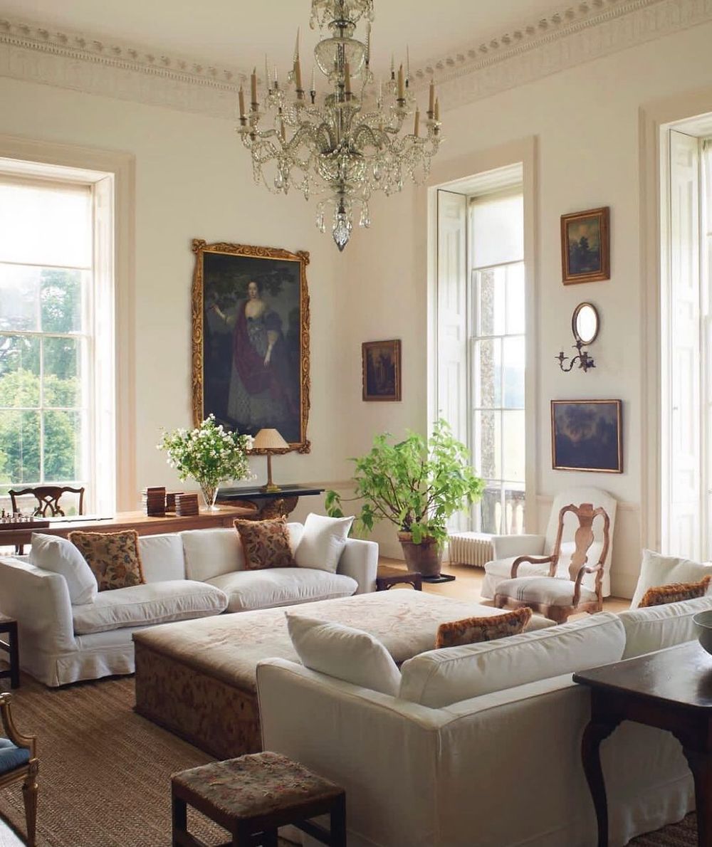 Neo-Traditional Living Room Antique Artwork pamelajaccarino