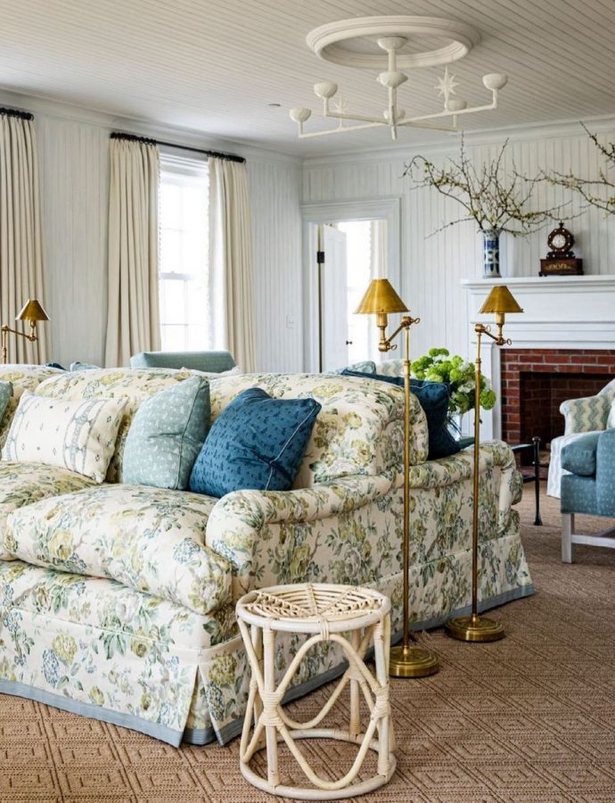 15 Amazing Neo-Traditional Living Rooms