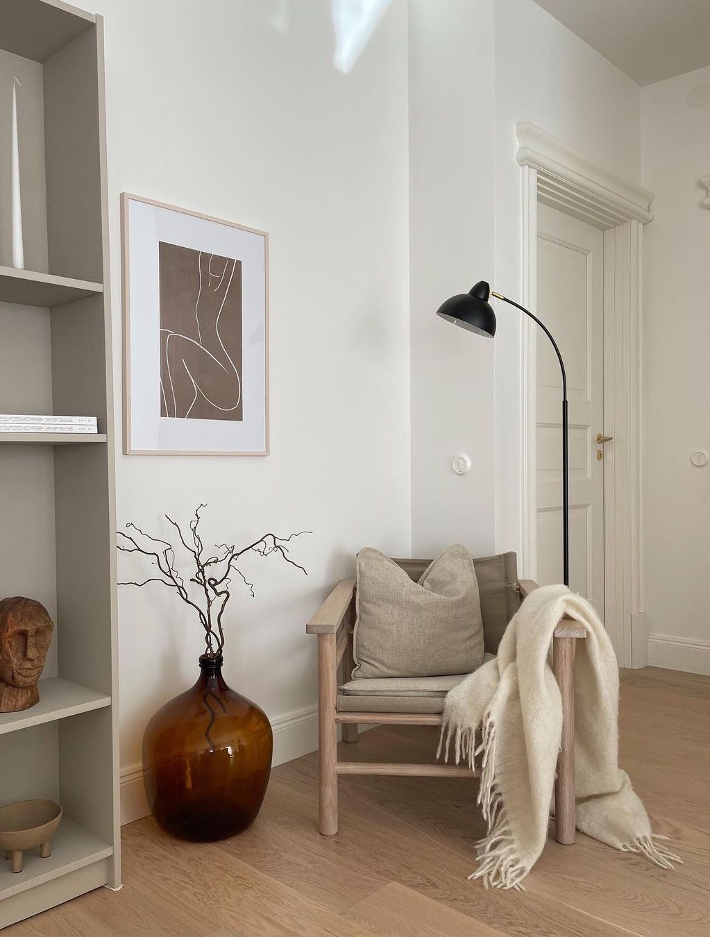 Scandinavian Floor Lamp via @joanna.avento