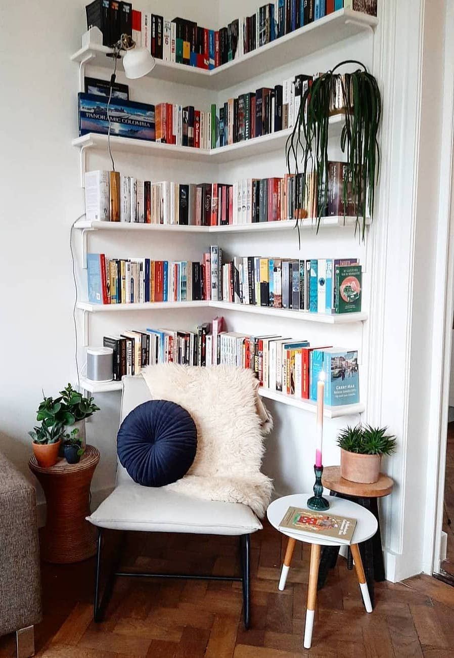 Scandinavian Reading Nook via @micasamyrules