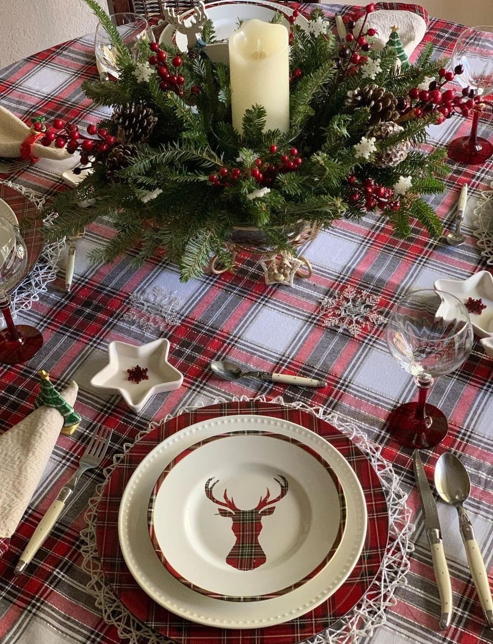 Christmas Centerpiece via hildacortes22