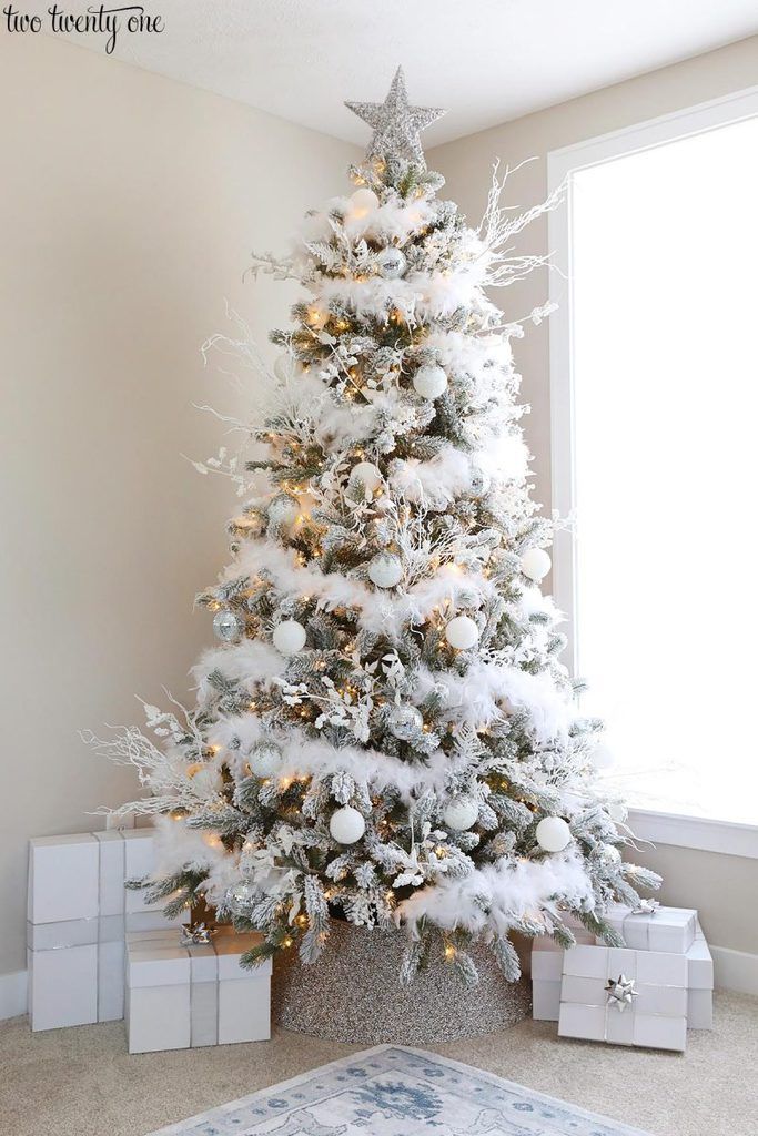 White Christmas Garland Tree Decor via twotwentyone