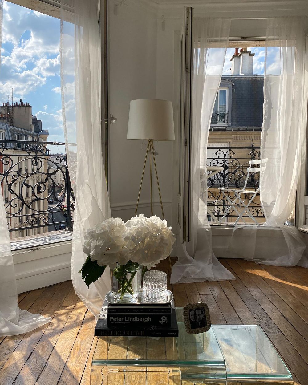 Parisian apartment decor instagram accounts @dzabello