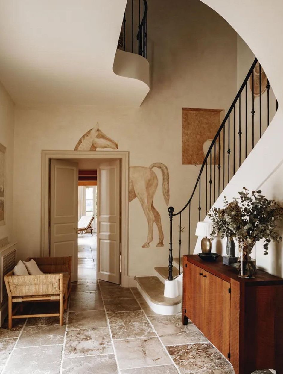 French provincial style entryway diego_delgadoelias