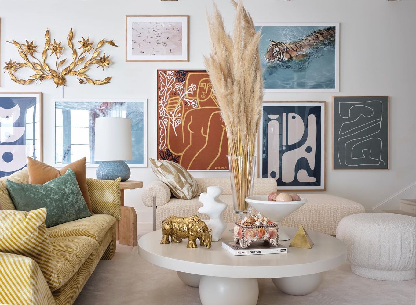 Gallery wall boho eclectic @melanieturnerinteriors