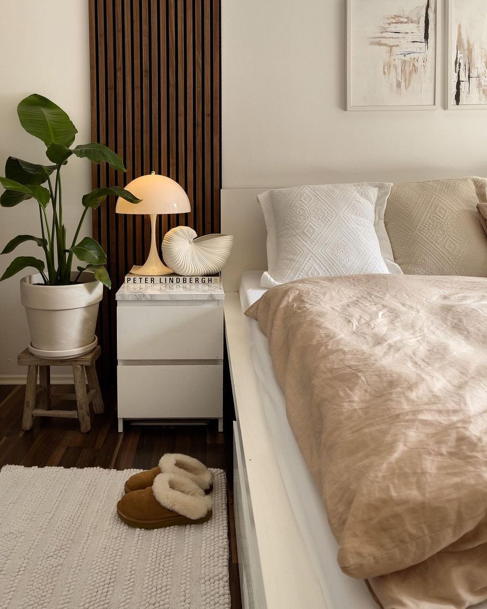 Mid-century Boho bedroom decor via @rubyliving