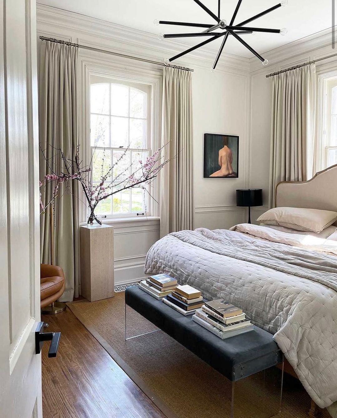 Neo-traditional Bedroom via @kellyhopterinteriors