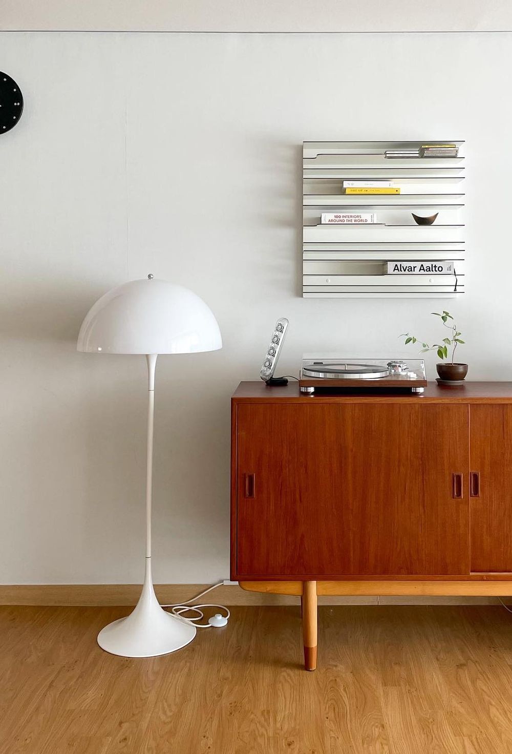 Panthella Lamp Mid-century lighting fixtures via 5.young