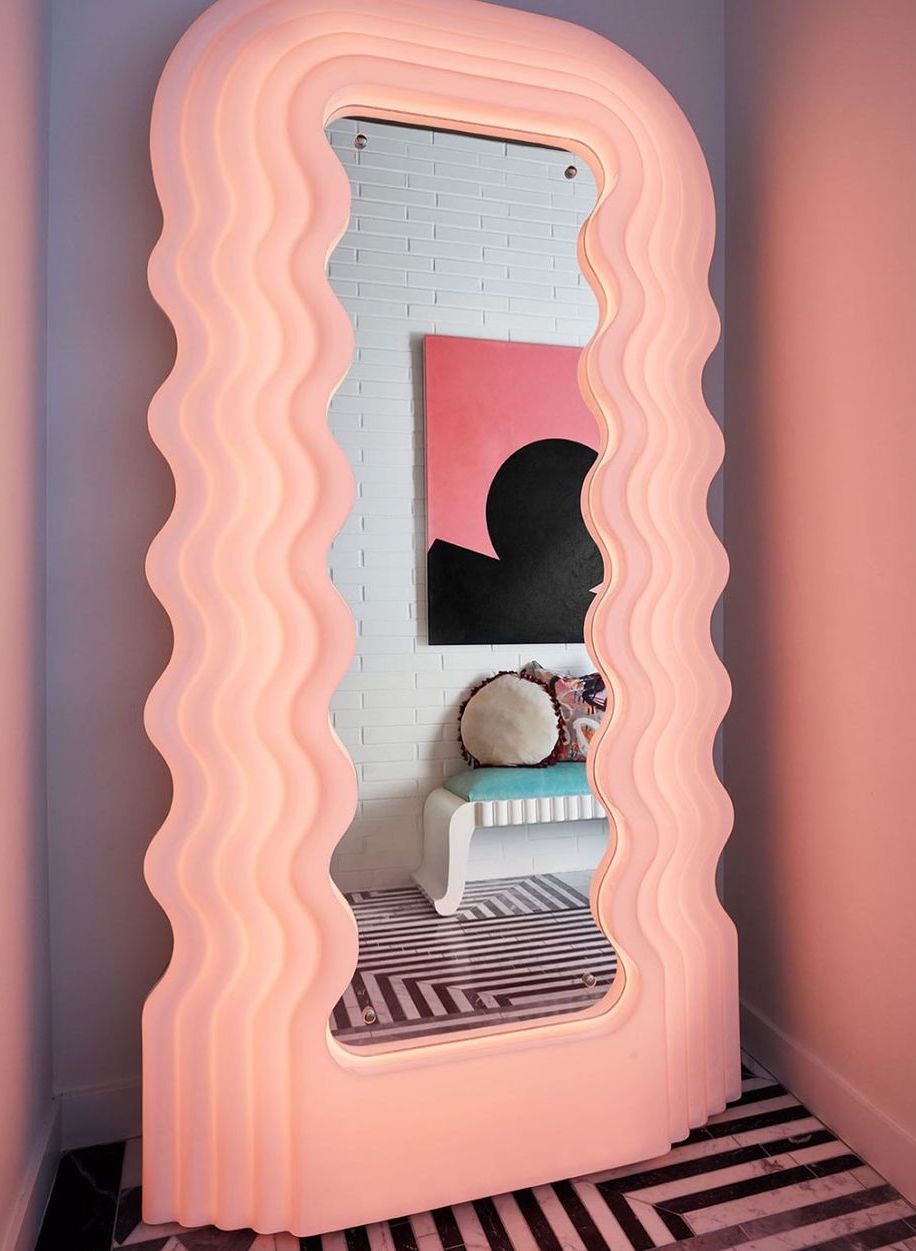 light up wavy mirror