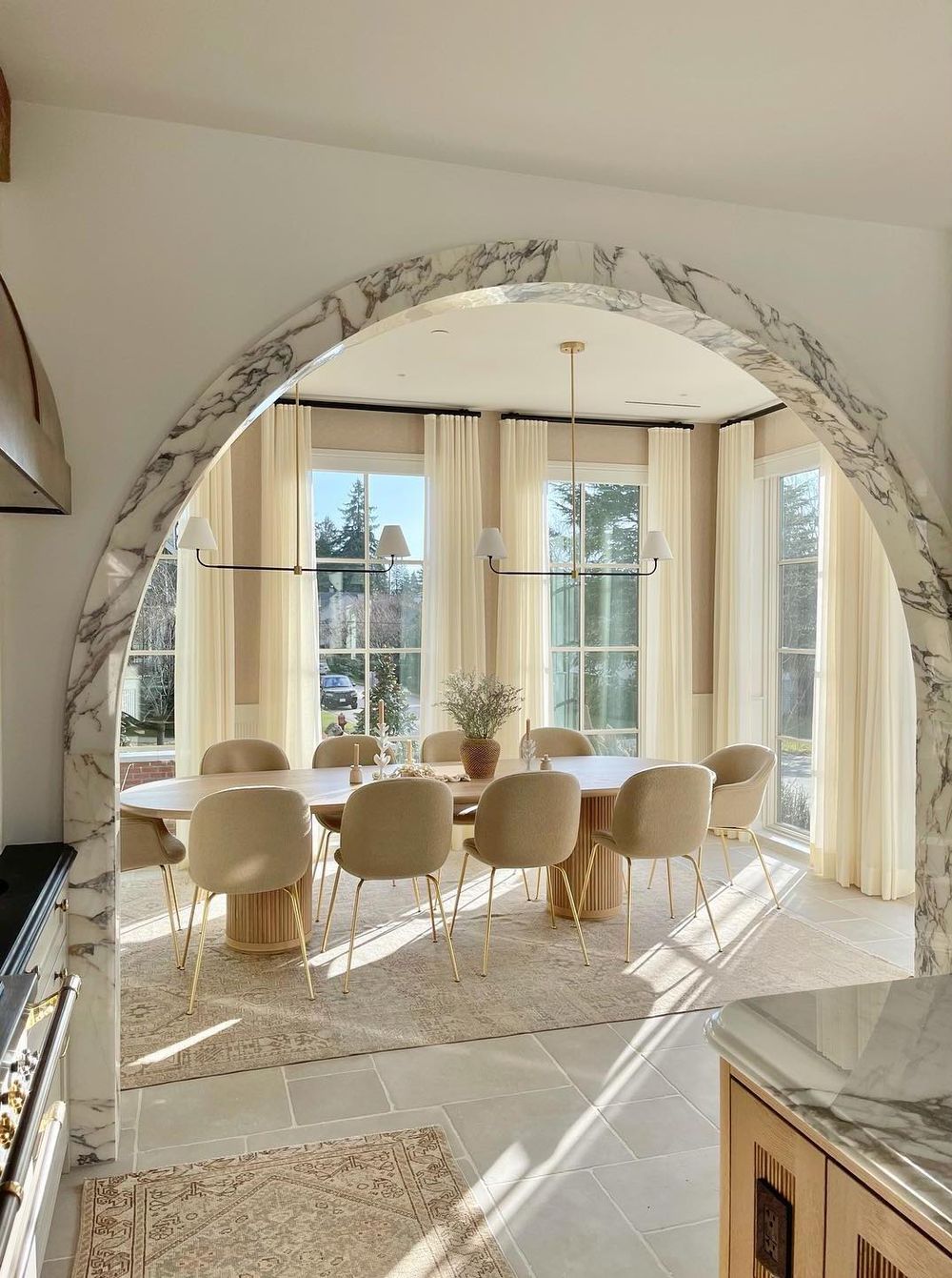 10 Favorites: The Allure of the Modern Interior Archway - Remodelista