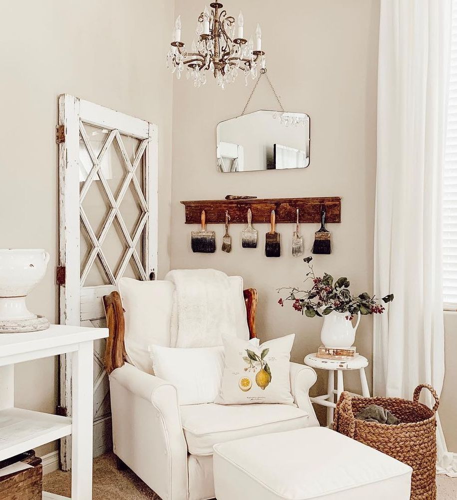 Country Living Room with Reading Nook via @theivorygrove