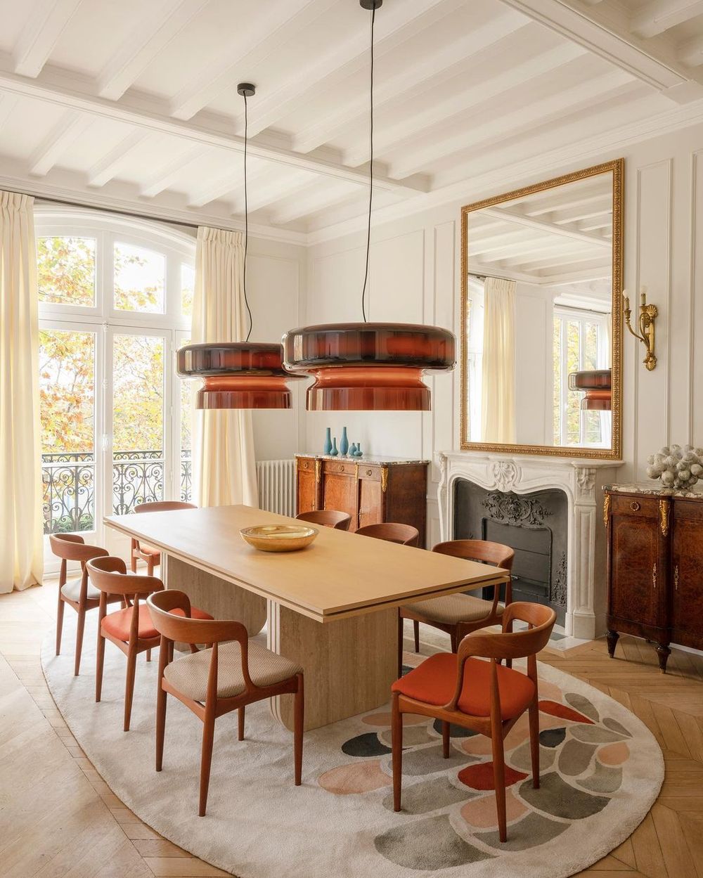 Parisian Dining Table via @fleurdelesalle