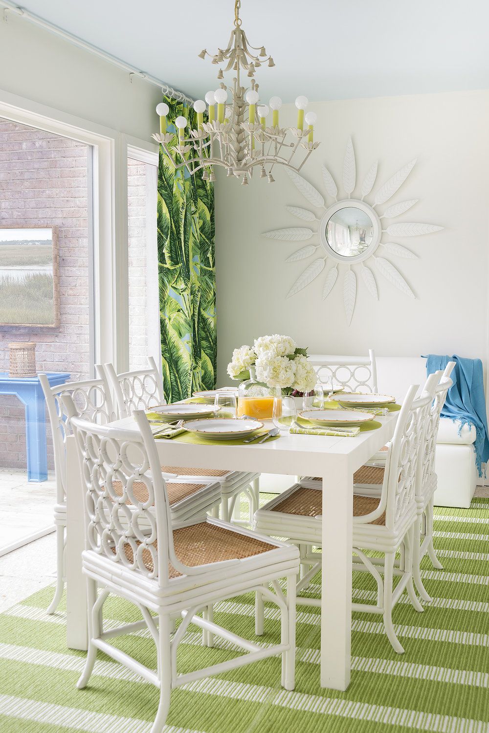 Tropical dining outlet set