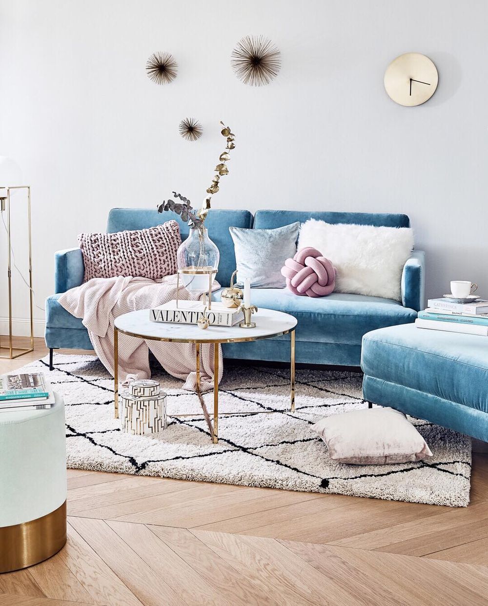 Living Room Decor Ideas Around Your Blue Sofa | Swyft