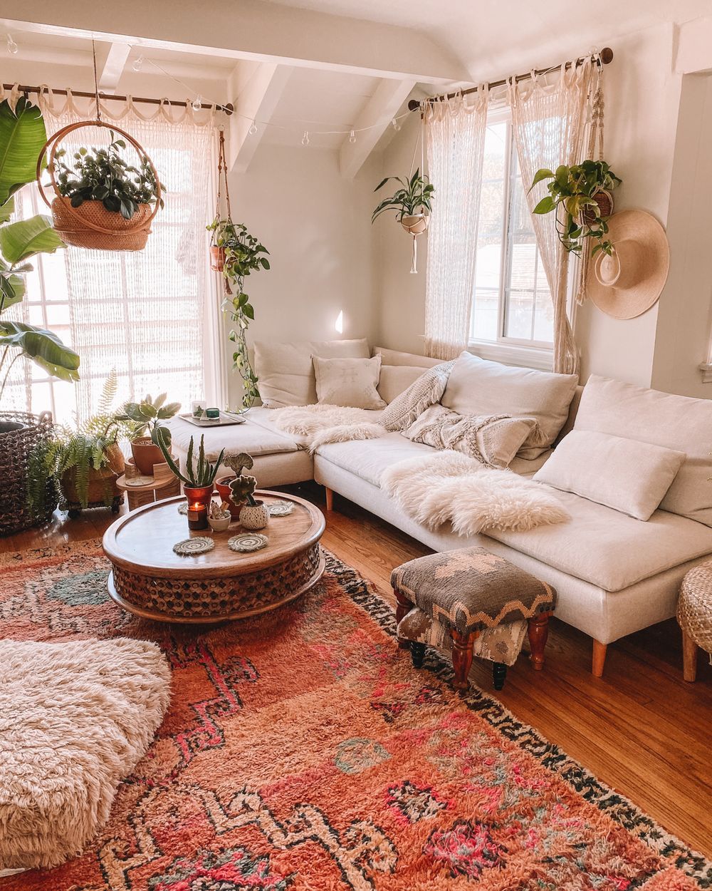 Bohemian Furniture Living room via Black & Blooms Sara-Toufali