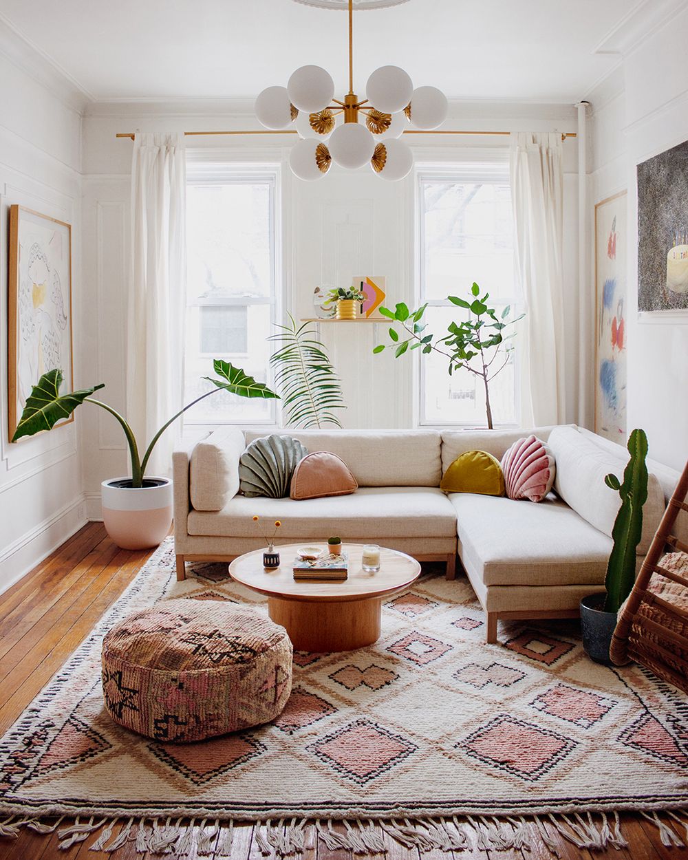 Decorating Living Room With Chic White Sectional Sofa