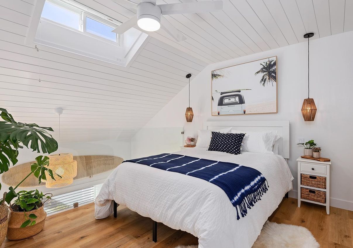 Beach bedroom California Surf vibes the.sea.loft