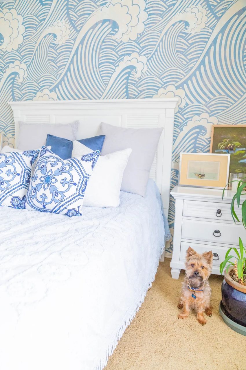 Beach bedroom ocean wave wallpaper ideas typicallyjane