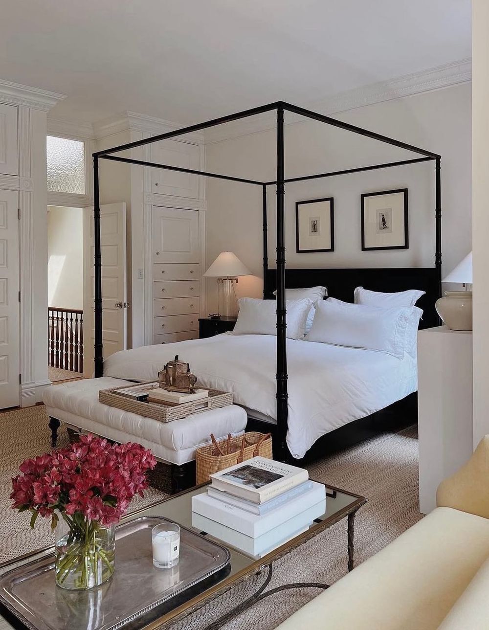 Black canopy bed @jyoungdesignhouse