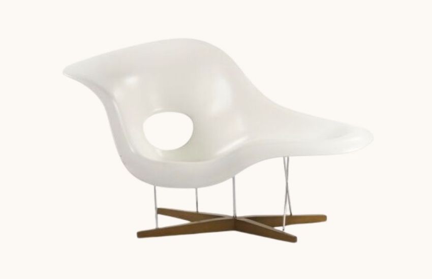 Eames Molded Plastic Chaise Lounge
