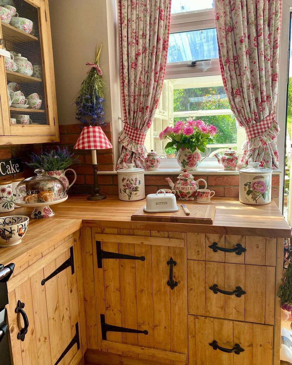 Creating a country cottage look in your home
