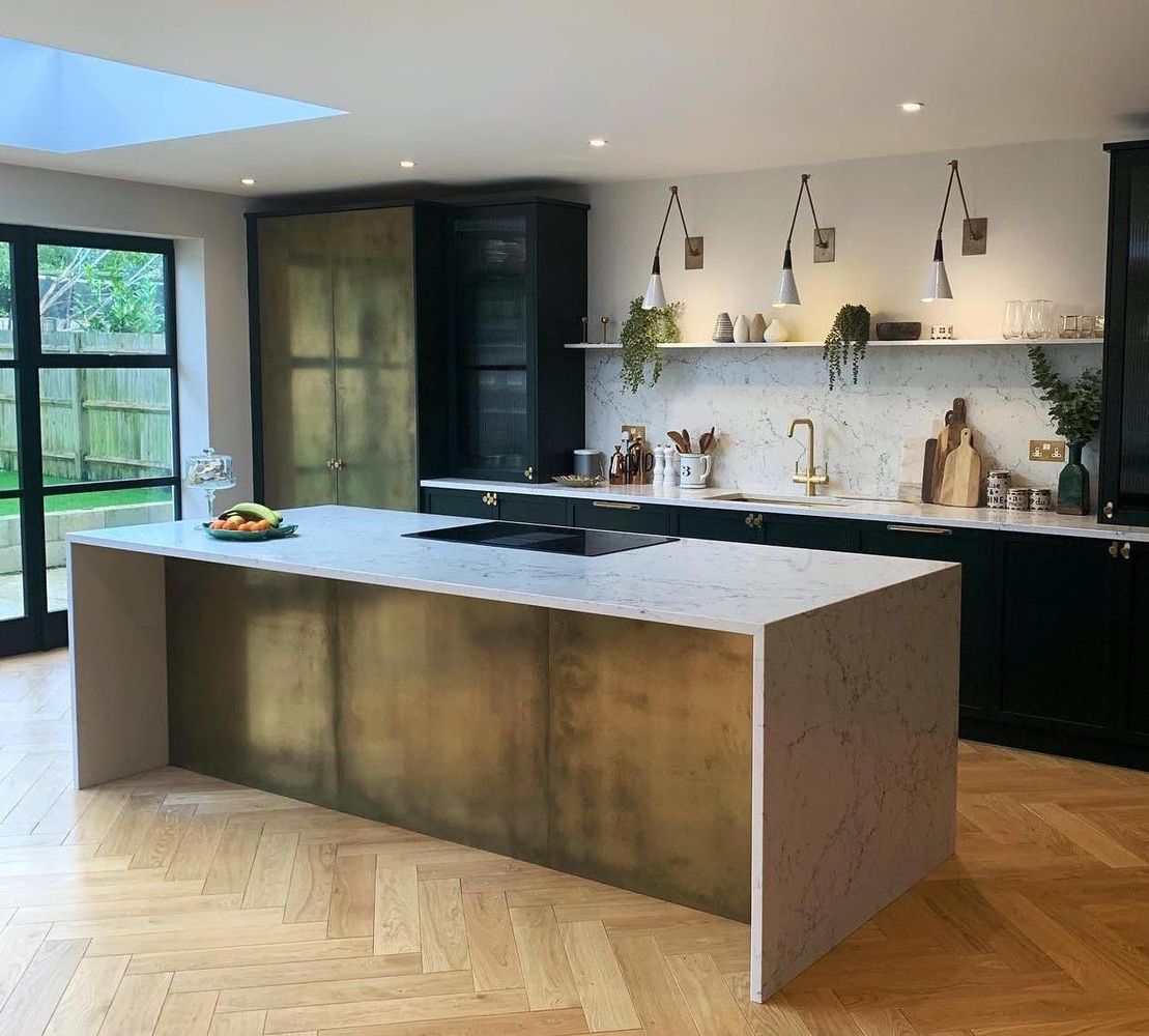 Brass kitchen island backing @houselust