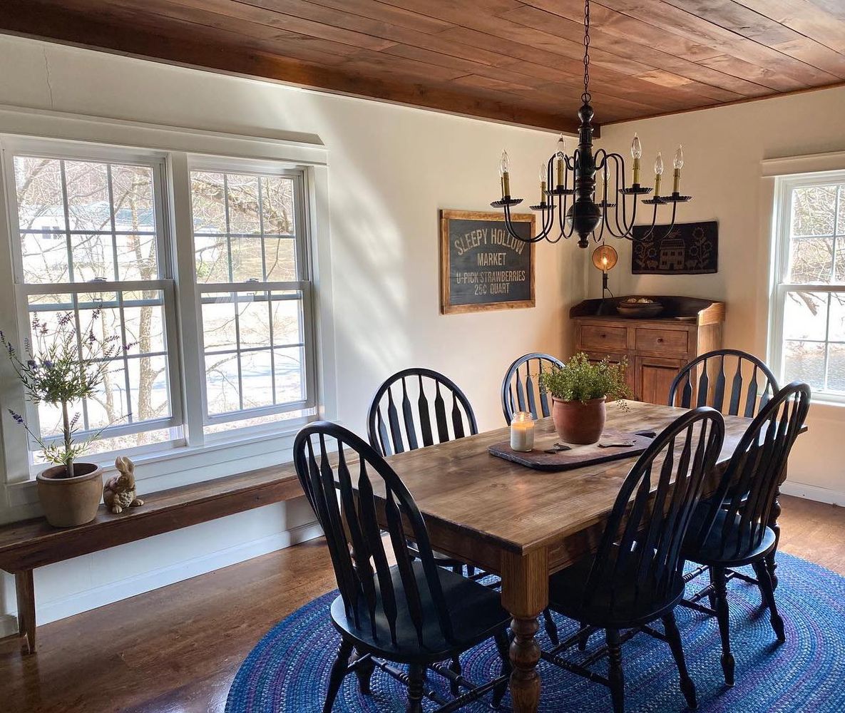 Country dining room white_pine_cottage