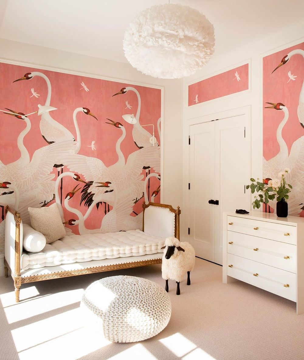 Girls bedroom design White Swan wall mural @tamaramageldesign