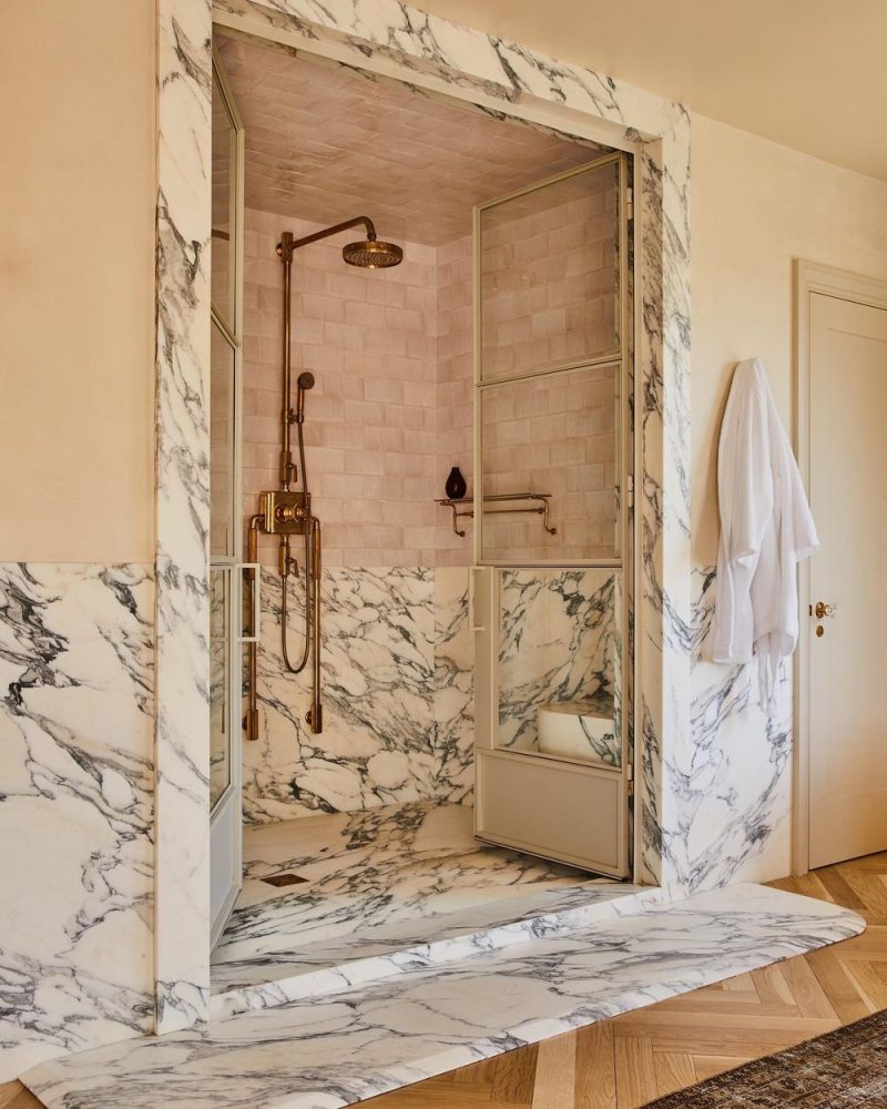 10 Stunning Marble Shower Ideas