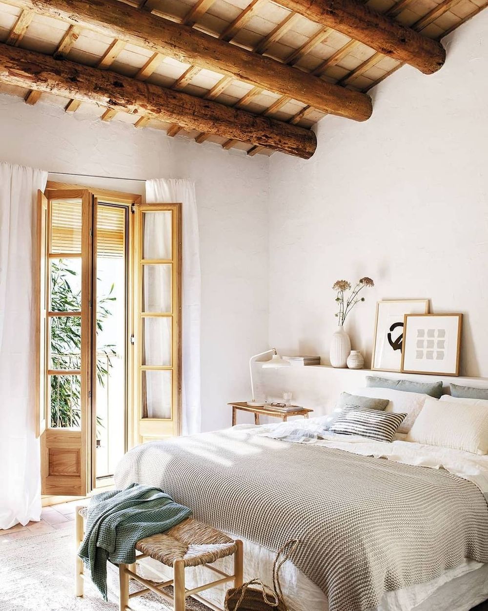 Mediterranean bedroom decor Sheer White Curtains @pereperis