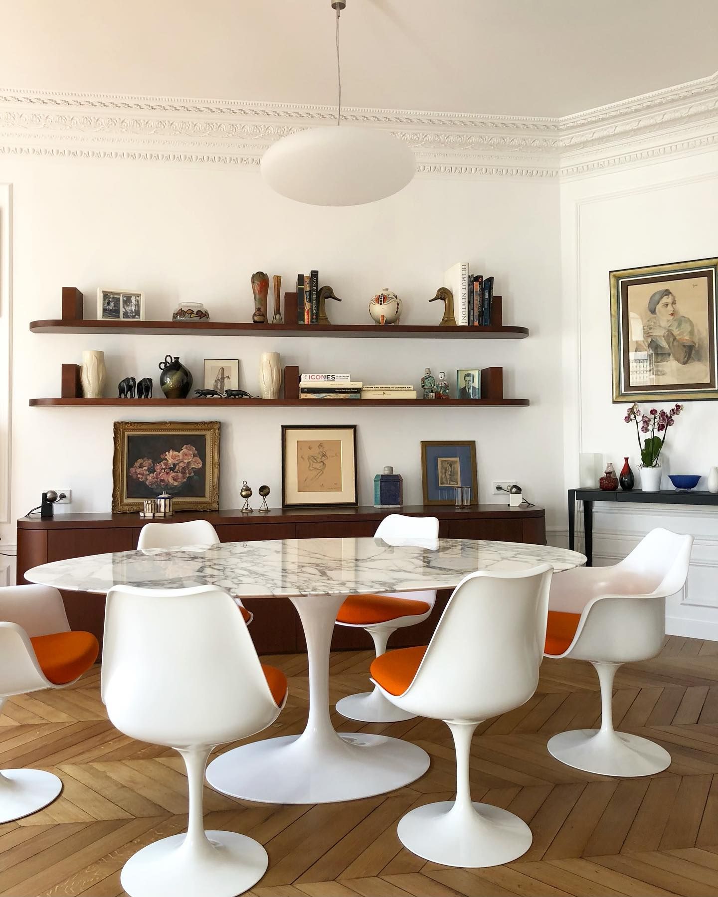 Mid-Century Furniture Tulip Chairs Saarinen dining table pierre_lacroix_