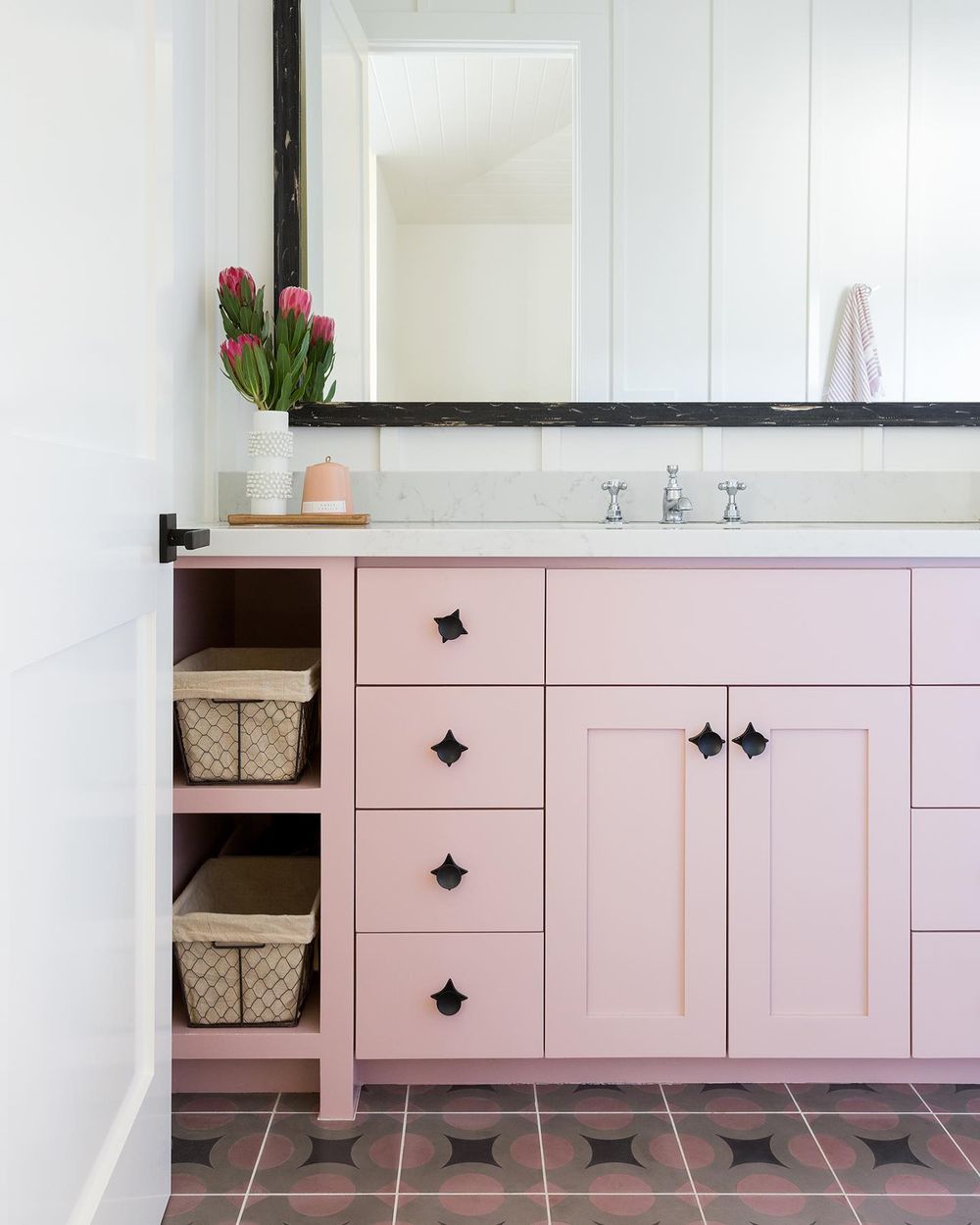 Pink bathroom vanity klinteriors