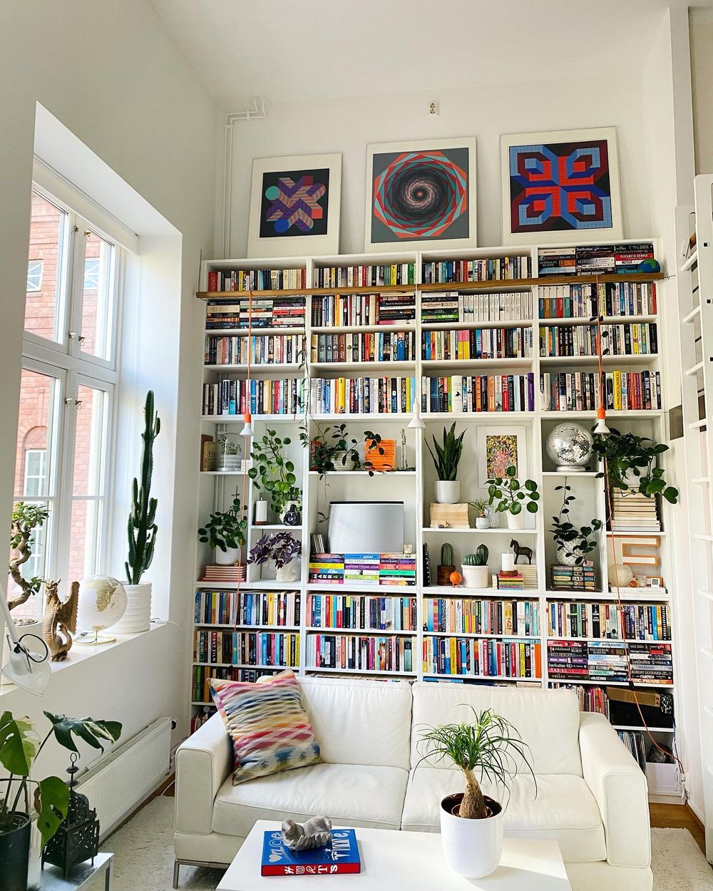 10 Genius Book Storage Ideas for Avid Readers