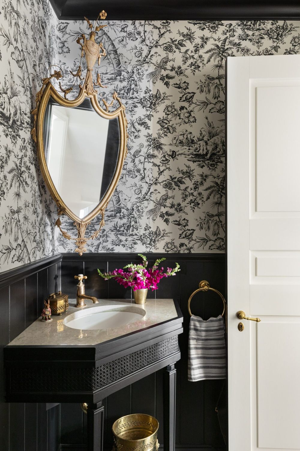 Toile black bathroom Alexandra Kaehler Design