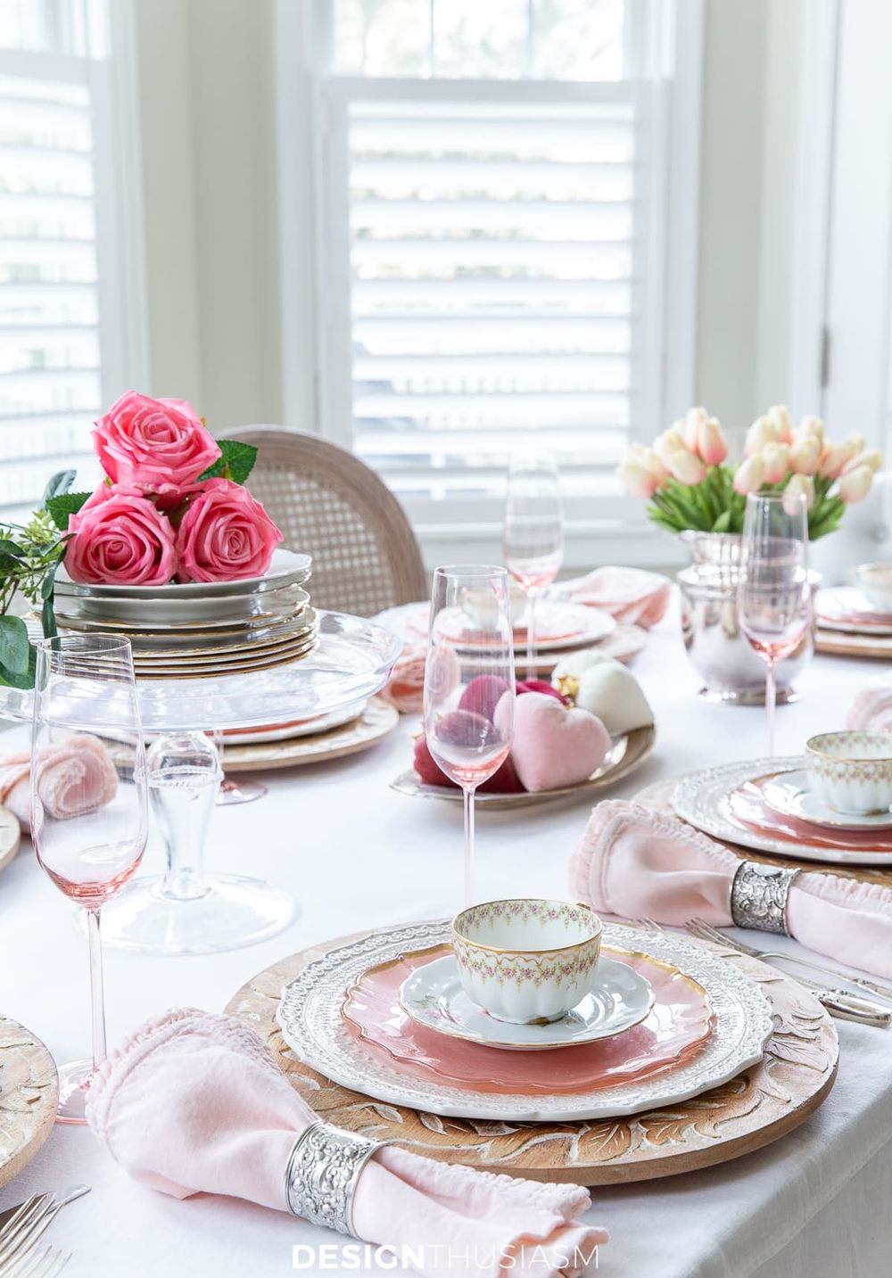 Valentines Day Home Decor Dining Room Table setting ideas designthusiasm
