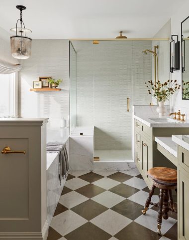 Checkered flooring sage green bathroom design @soko.dai @sokointeriordesign @linettedaidesign