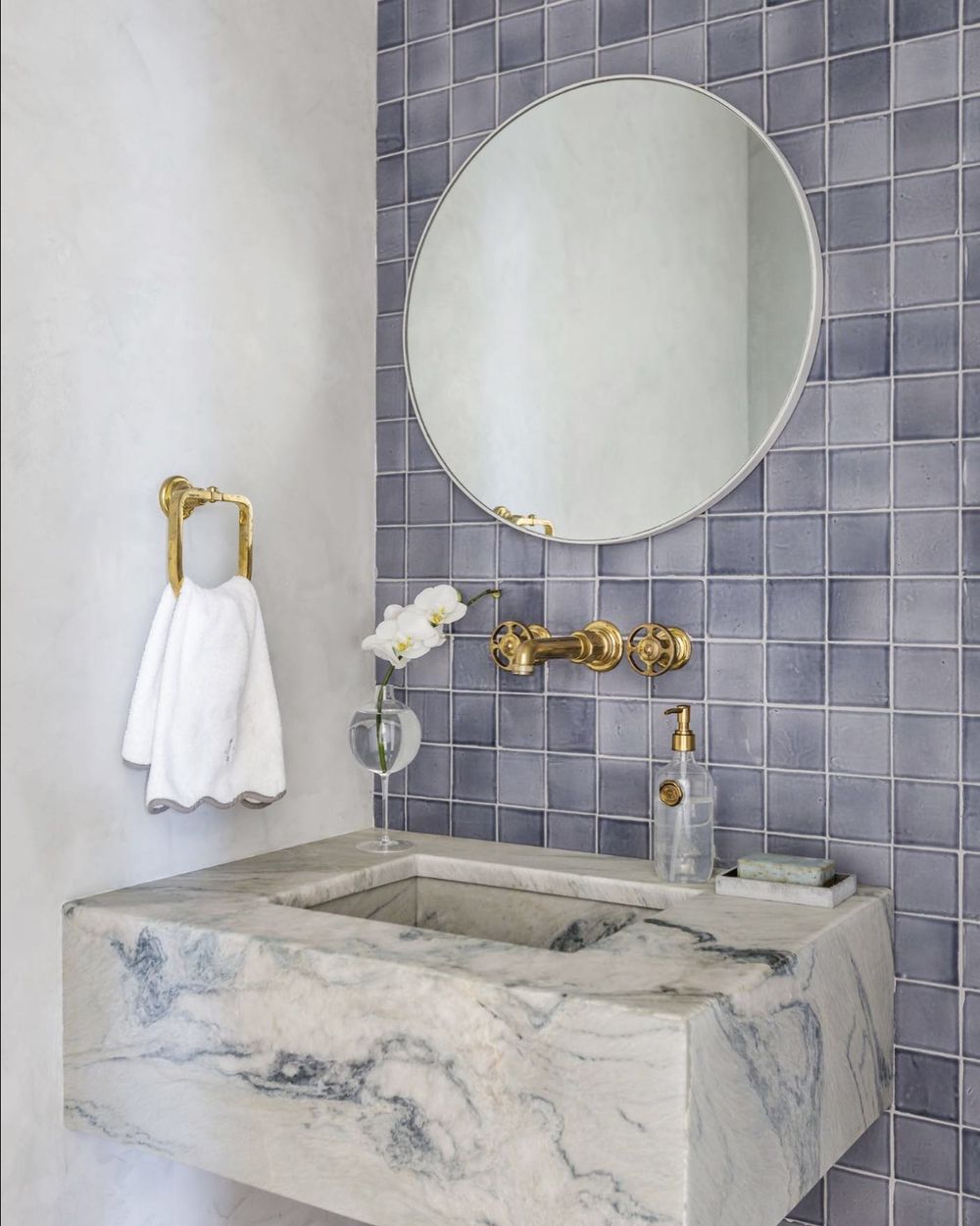 Blue bathroom ideas @kendalldennisinteriors