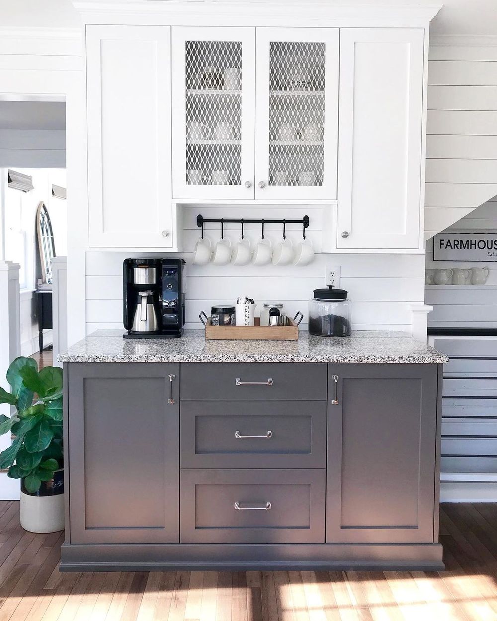 Coffee Bar Ideas via @angelarose_diyhome