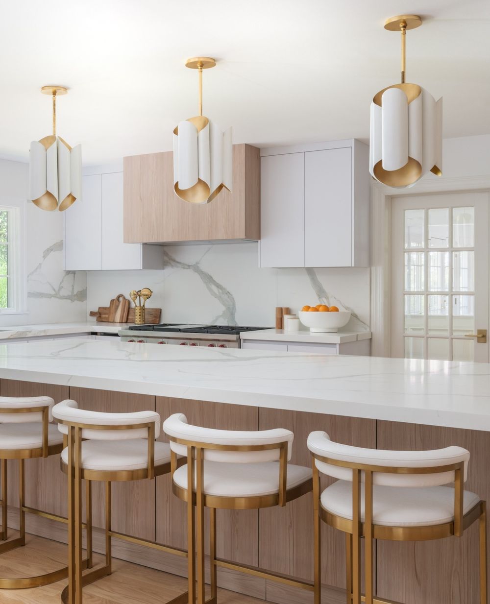 Elegant interior design modern kitchen @interiorsbyad